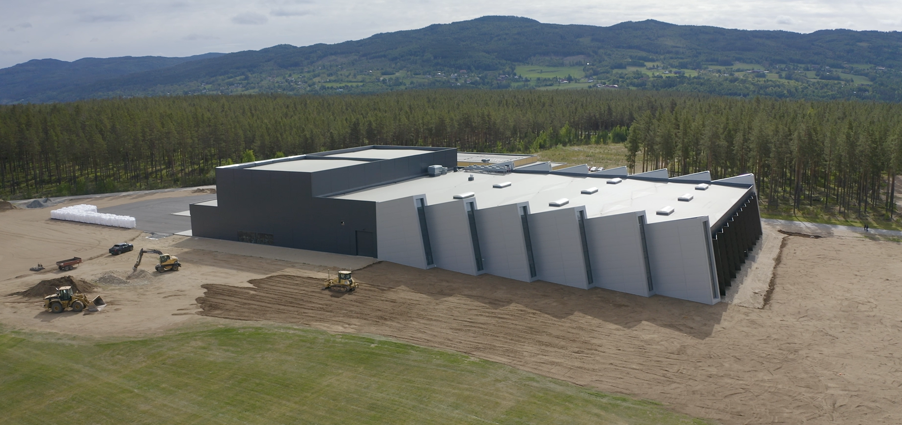 Næringsbygg fra Eggemoen på Hønefoss med sandwichelementer fra BEWI