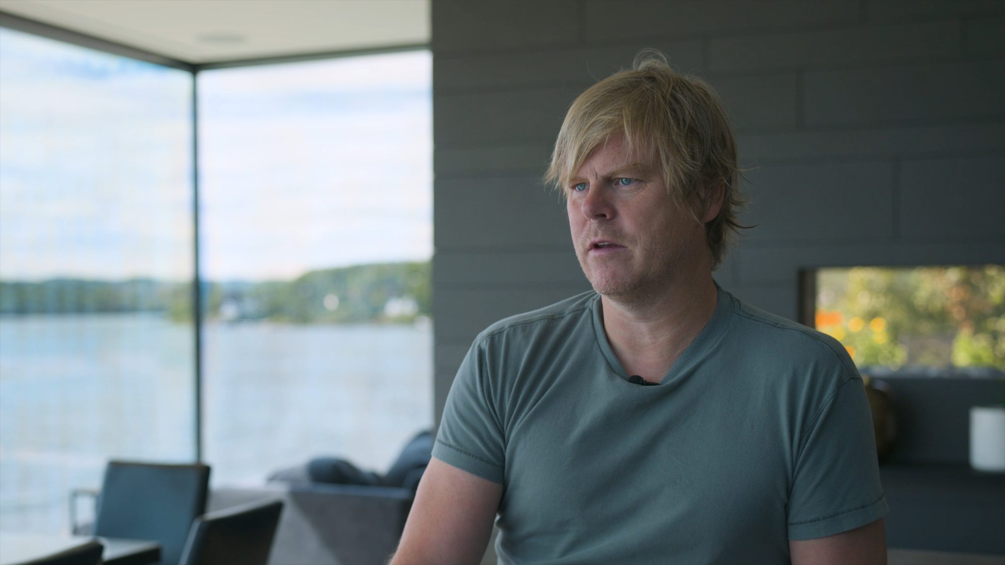 Det spektakulære huset i Spillet på TV2 er laget med Thermomur. Svein Aslak Sønderland intervjues.