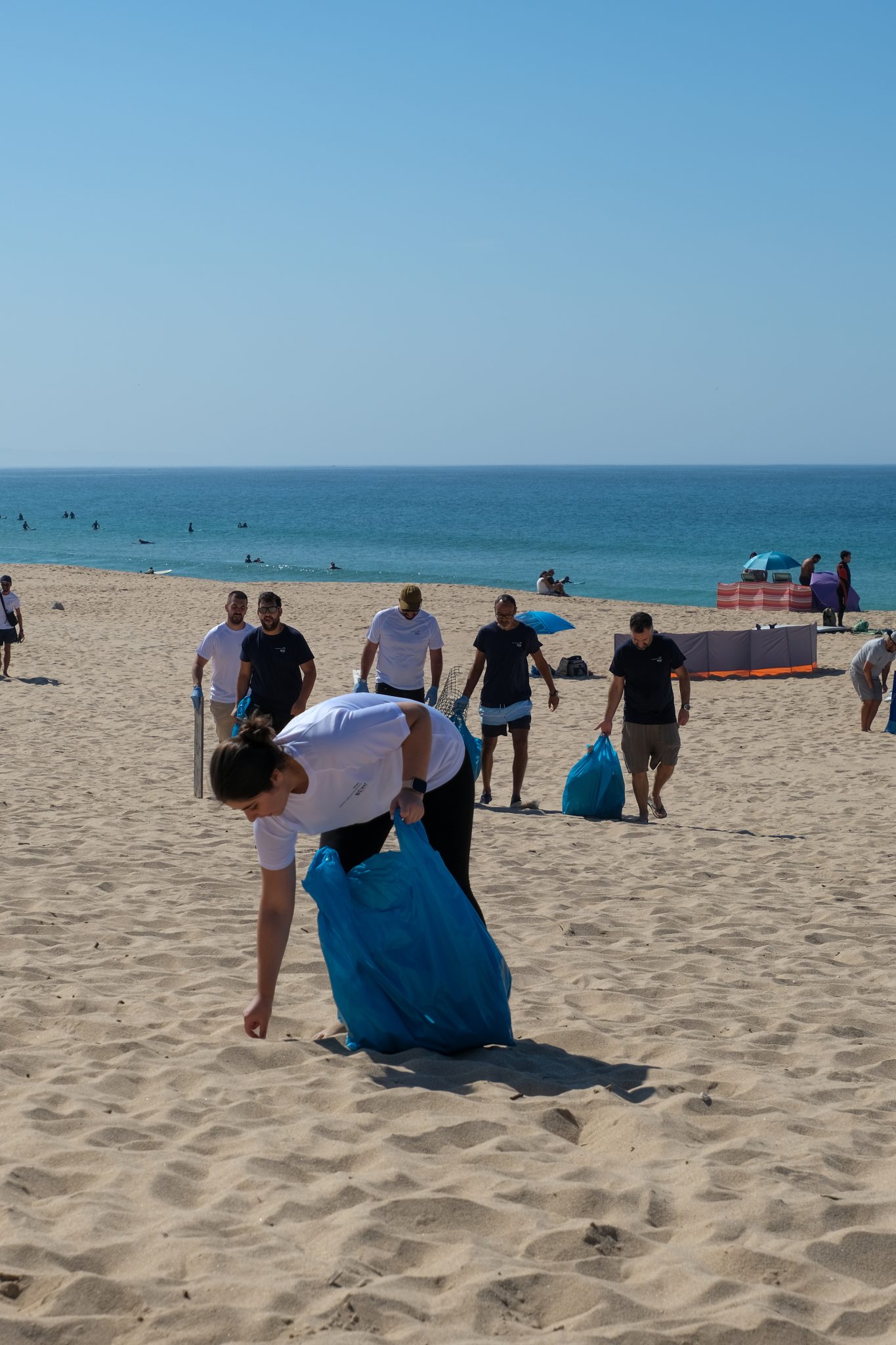 Equipas da BEWI Plastimar no World Cleanup Day 2026 em Peniche e Vila do Conde